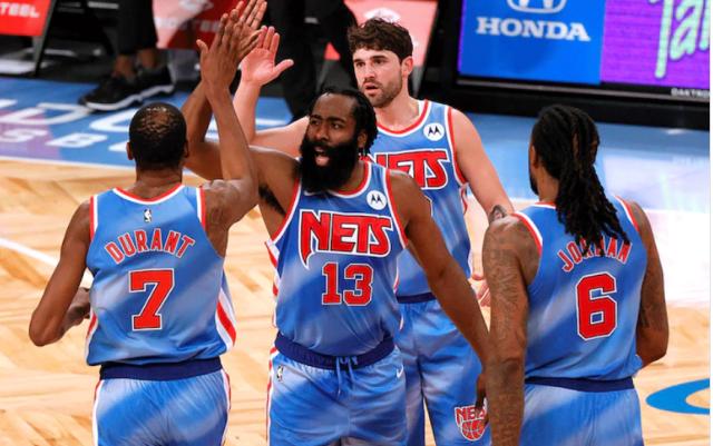 开云在线-哈登首秀三双创造历史 篮网末节发力险胜魔术